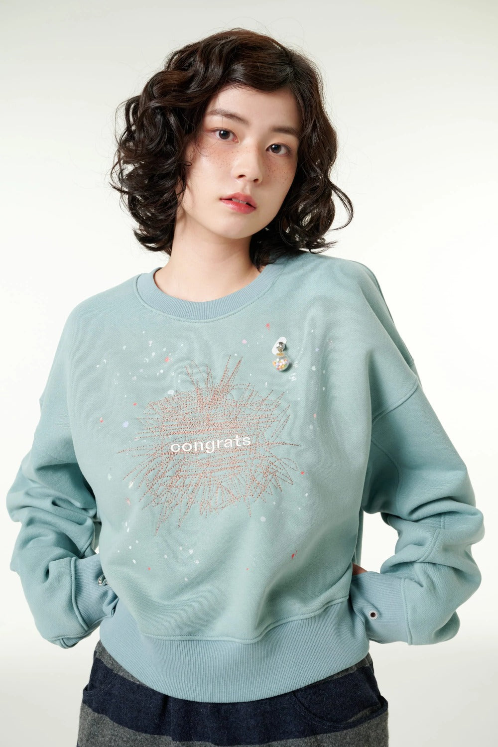 [CLOUD CAKE] Women's Fashion Cloud Cake Line Drawing Embroidered Sweatshirt