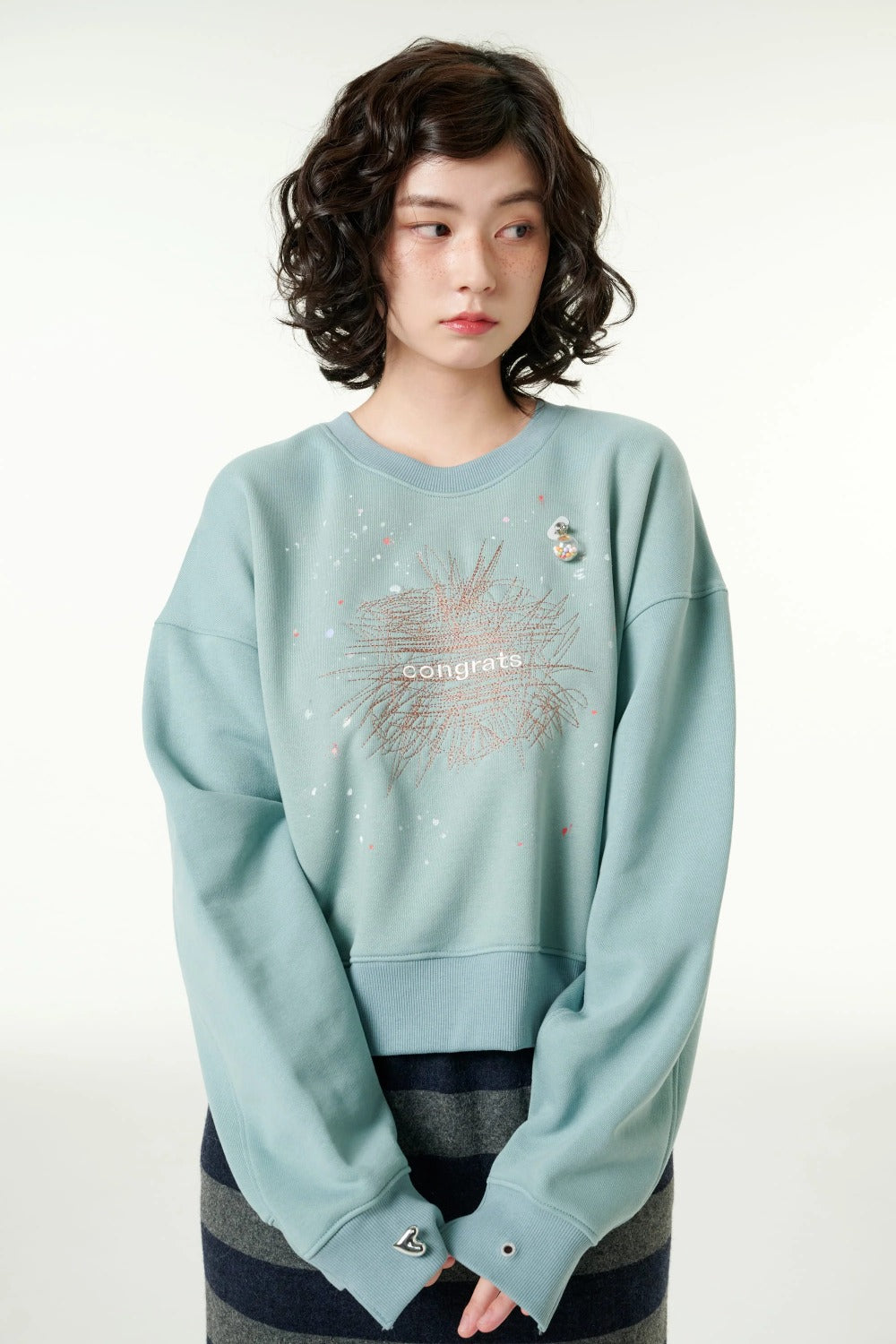 [CLOUD CAKE] Women's Fashion Cloud Cake Line Drawing Embroidered Sweatshirt